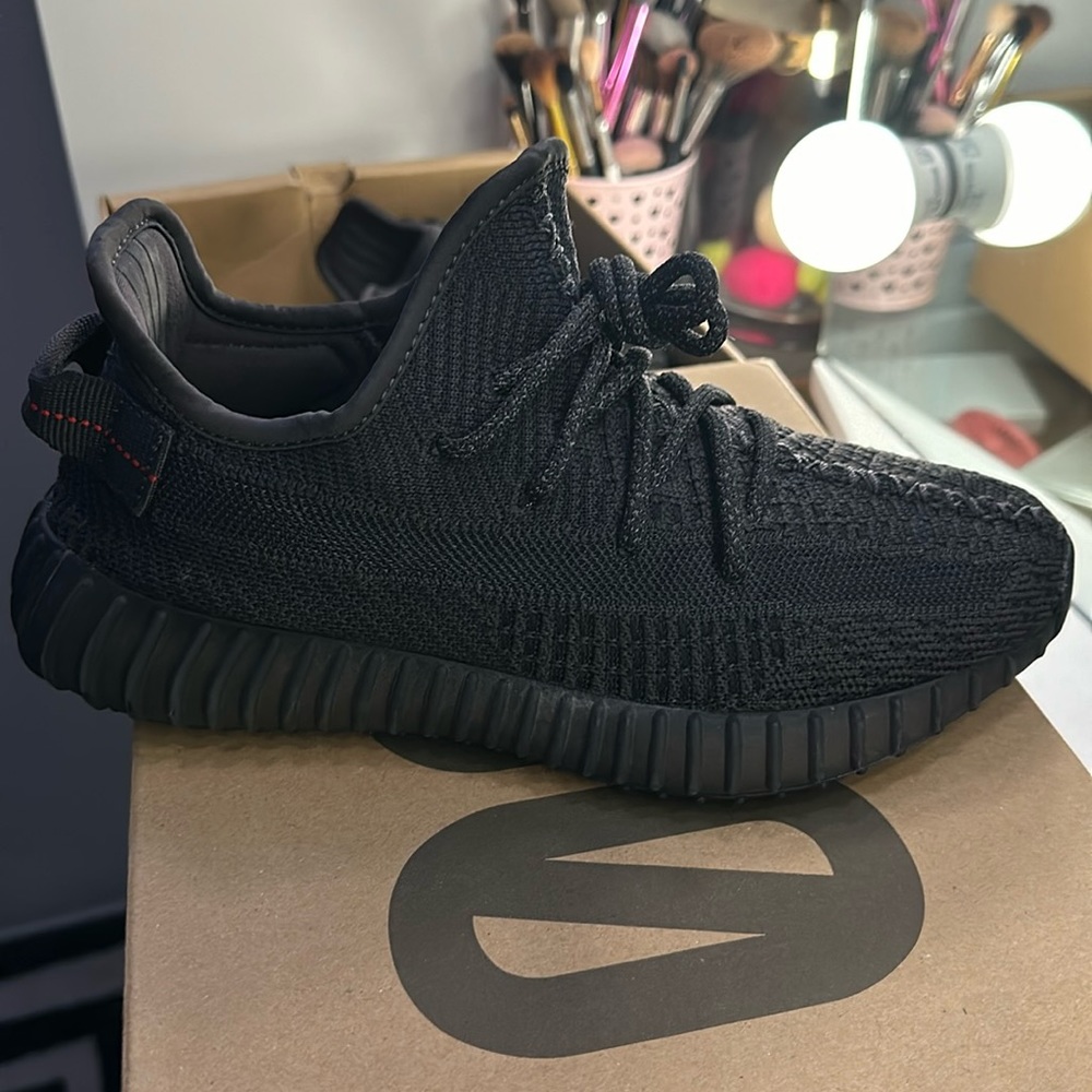 Yeezy Boost 350 V2